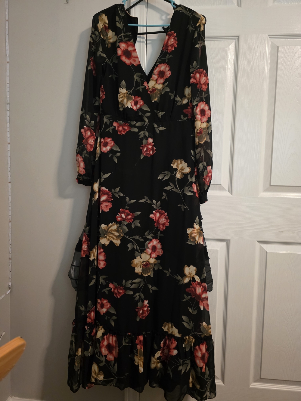 Black Floral V-Neck Long Sleeve Maxi Dress